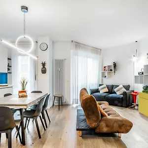 https://cozy-home-san-siro-duomo-netflix-design.italymilanhotels.net